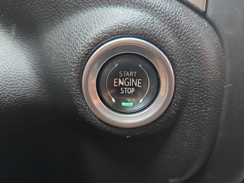Certified 2022 Chevrolet Silverado 1500 RST AWD/4WD image 21