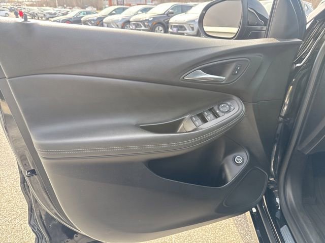 Used 2023 Buick Encore GX Select w/ Sport Touring Package image 17