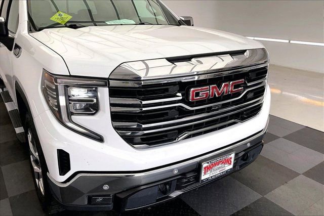 Used 2022 GMC Sierra 1500 SLT w/ SLT Premium Plus Package AWD/4WD image 30