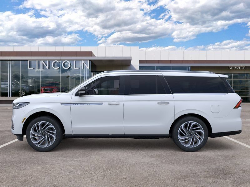 New 2026 Lincoln Navigator L Reserve AWD/4WD image 3