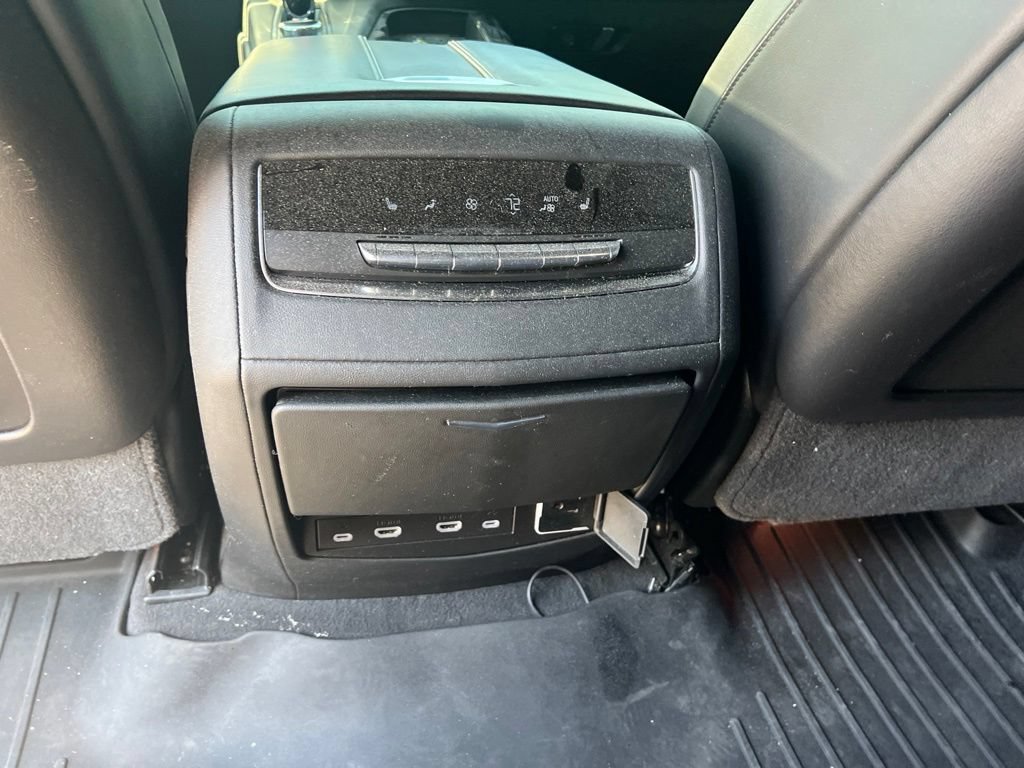 Used 2021 Cadillac Escalade Sport w/ LPO, Illumination Package AWD/4WD image 16