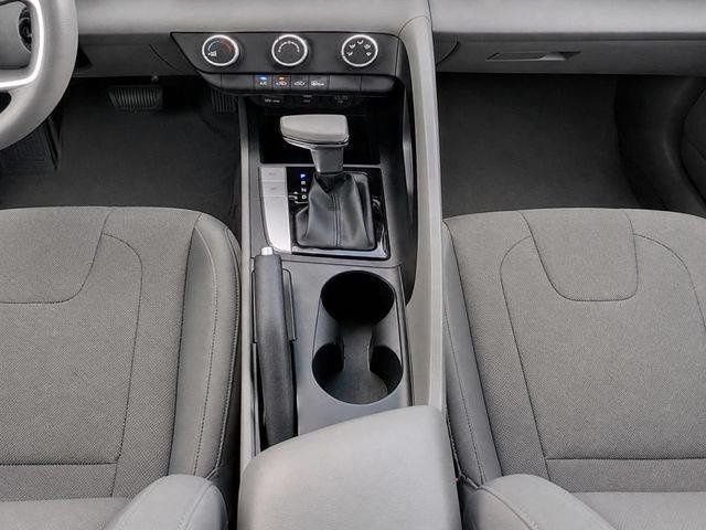 Used 2021 Hyundai Elantra SE FWD image 23