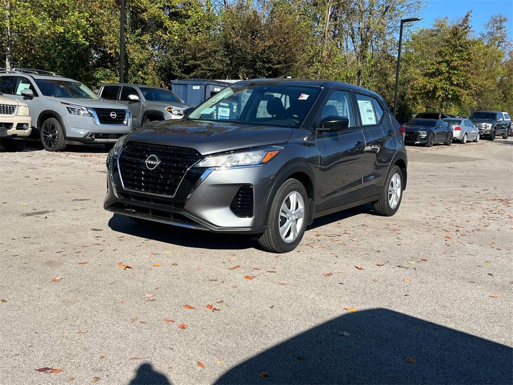 New 2025 Nissan Kicks Play S image 9