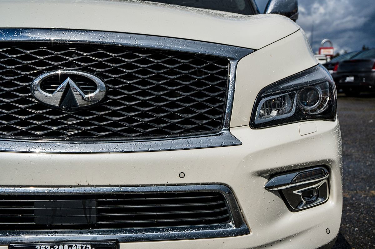 Used 2017 INFINITI QX80 4WD w/ Deluxe Technology Package image 9