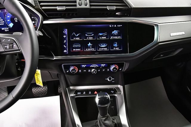 Used 2025 Audi Q3 2.0T Premium image 25