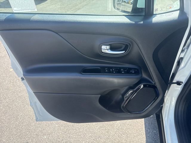 Used 2020 Jeep Renegade Altitude FWD image 11