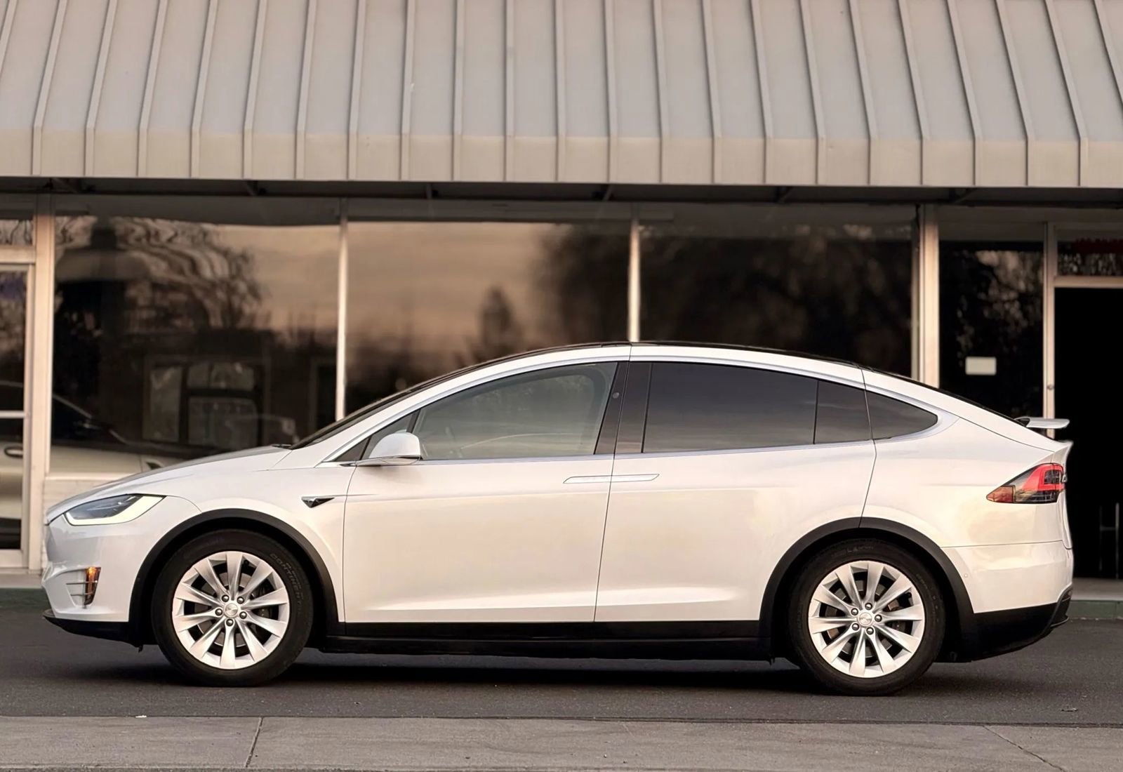 Used 2019 Tesla Model X Long Range image 6