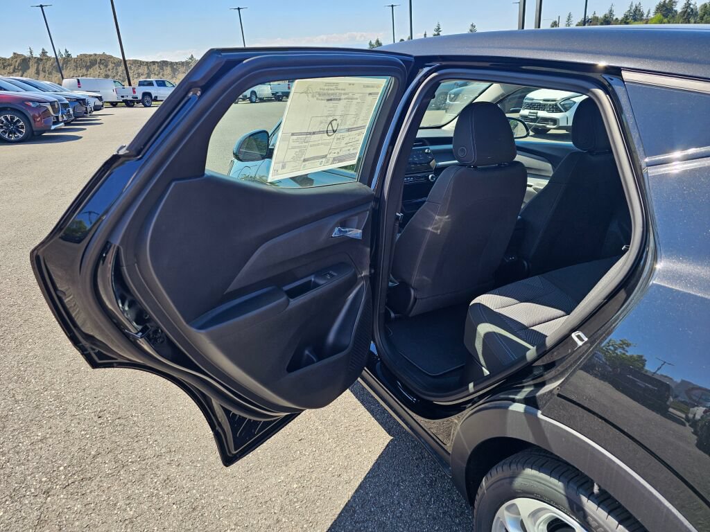 New 2027 Chevrolet Bolt LT w/ Comfort Package FWD image 20
