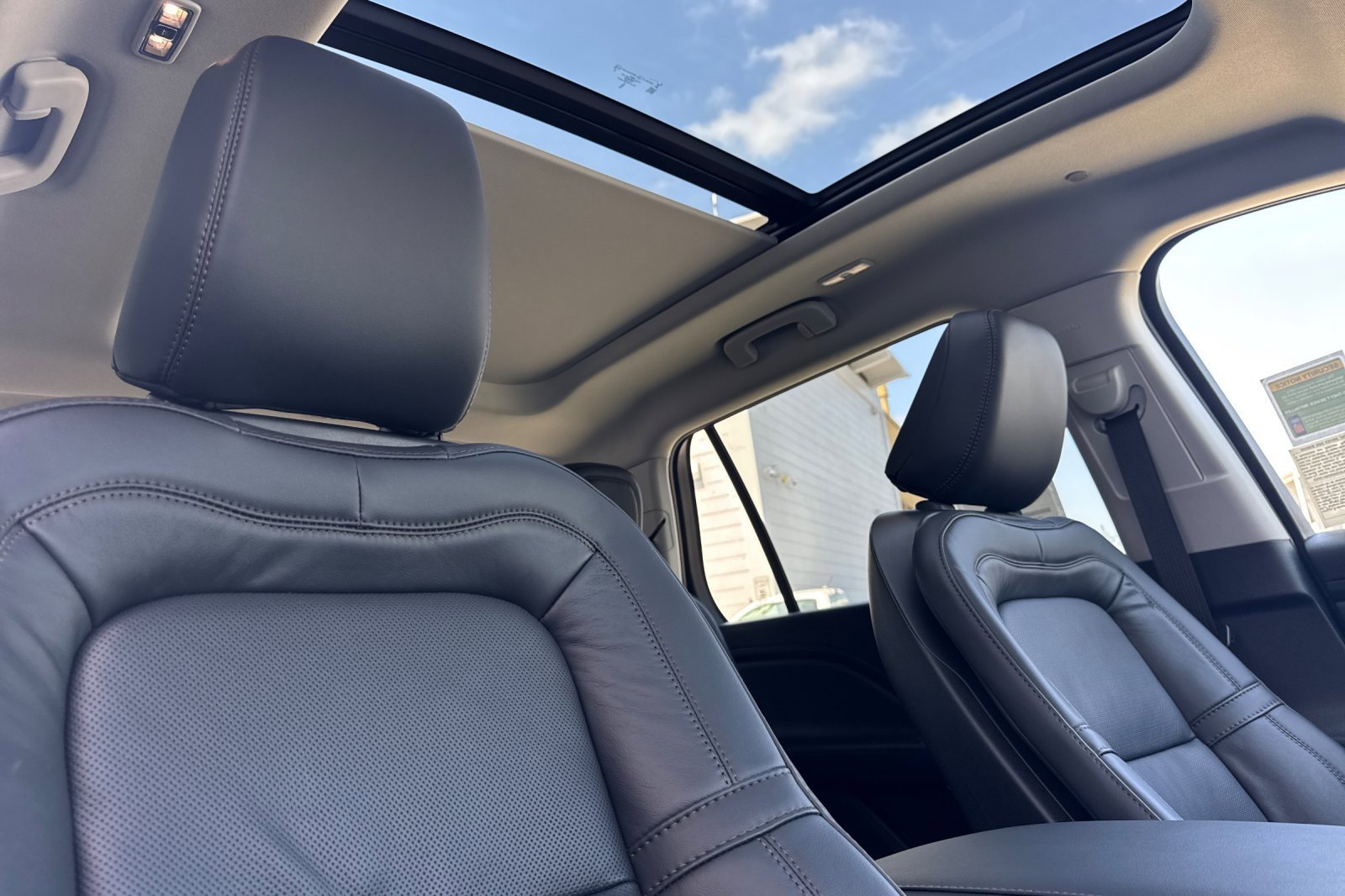 New 2025 Lincoln Aviator Reserve image 17