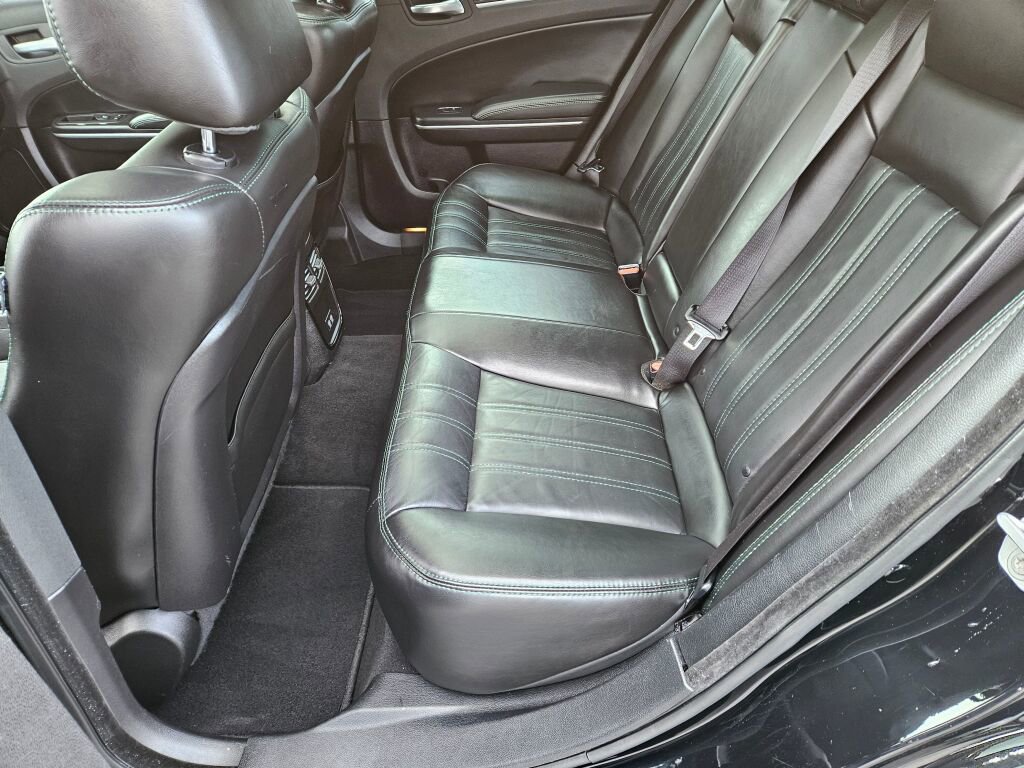 Used 2019 Chrysler 300 S w/ 300S Premium Group image 15