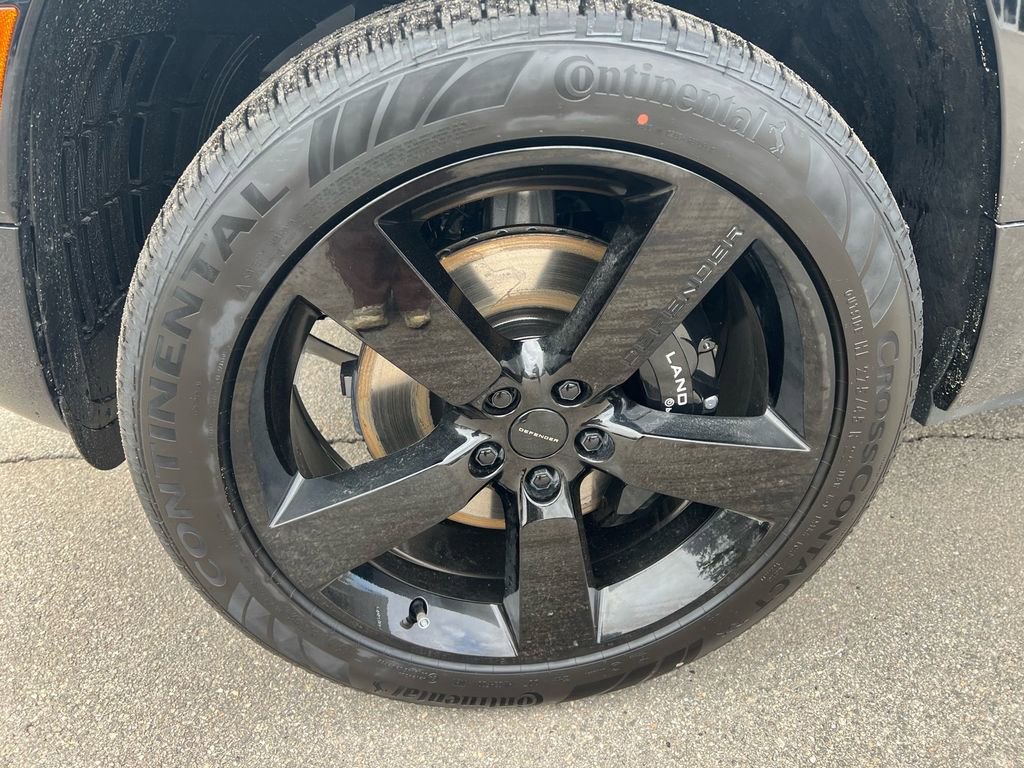 New 2026 Land Rover Defender 110 V8 image 9