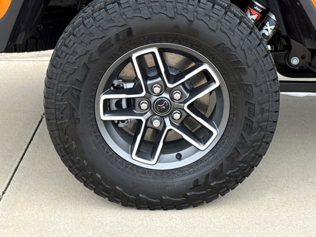 Used 2025 Jeep Gladiator Mojave AWD/4WD image 10