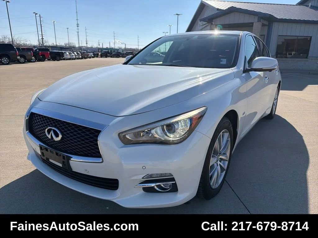 Used 2016 INFINITI Q50 Premium w/ Driver Assistance Package image 2