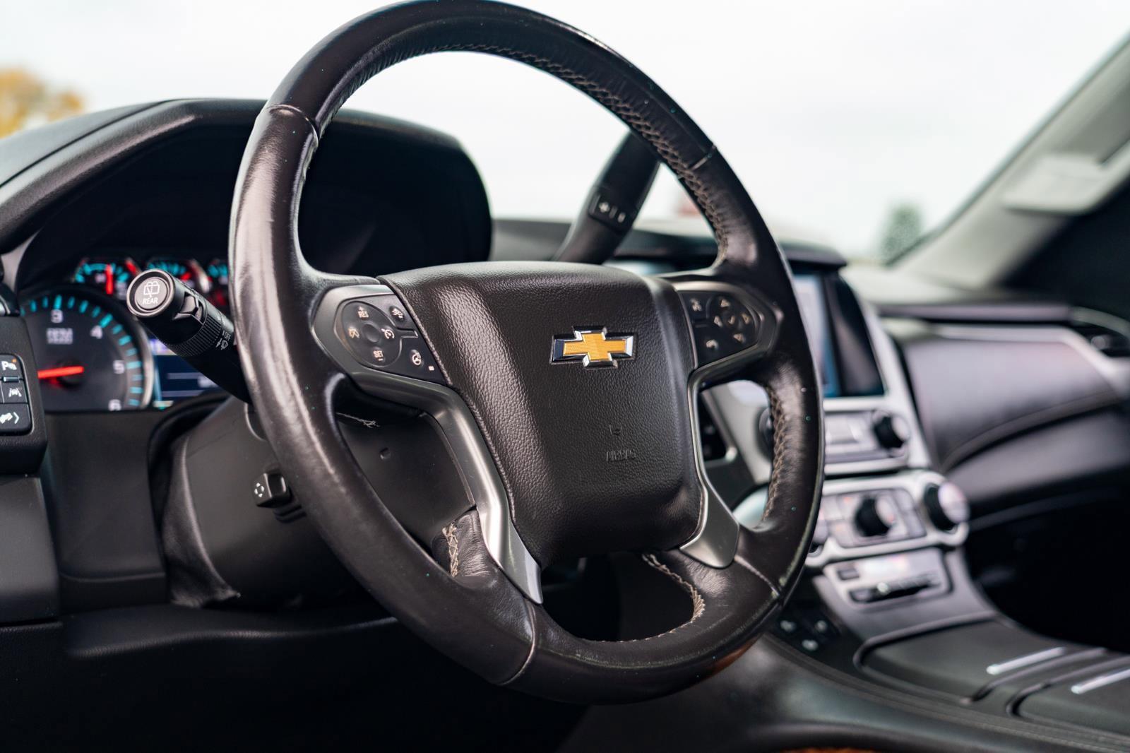 Used 2020 Chevrolet Suburban Premier AWD/4WD image 14
