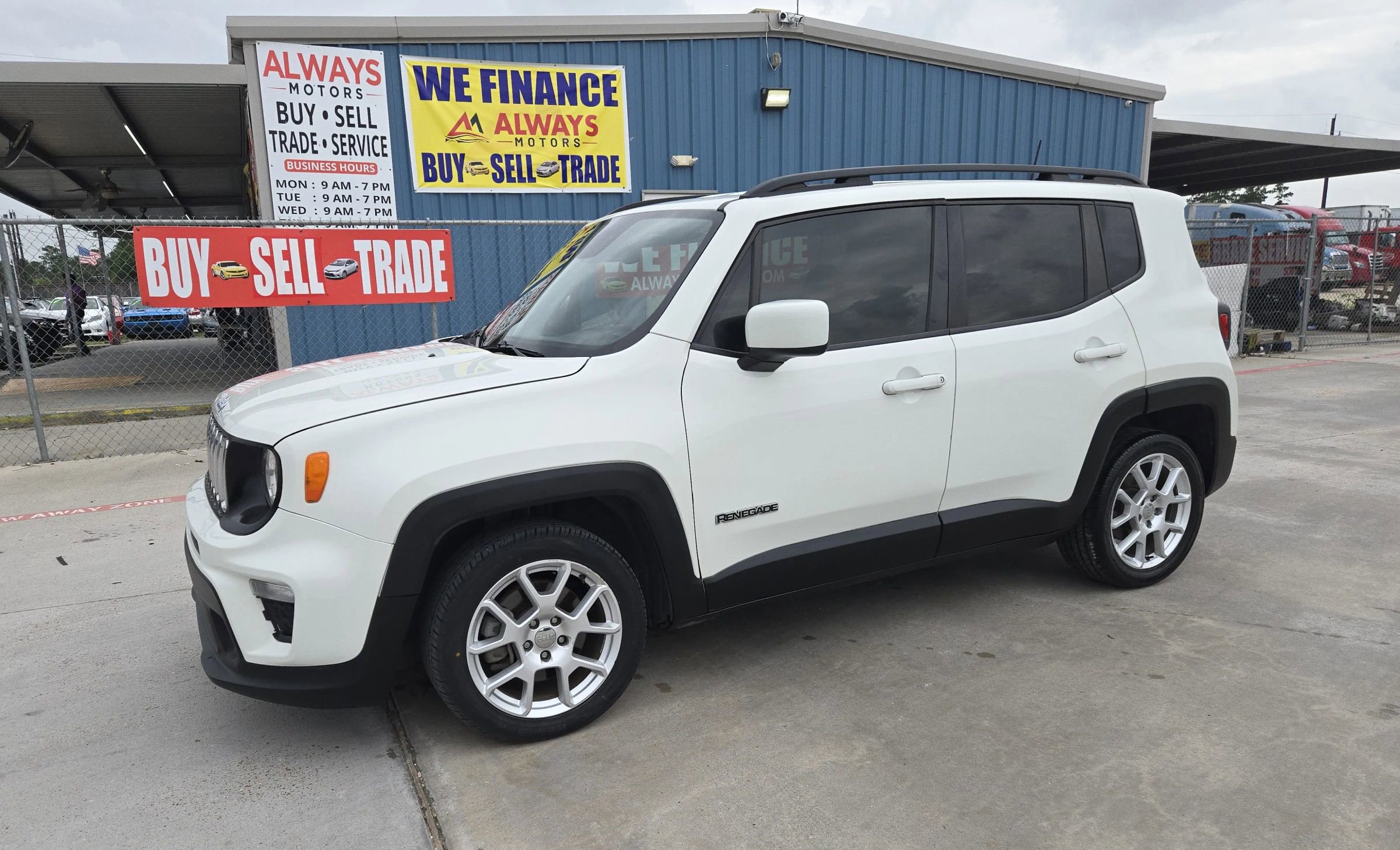 Used 2020 Jeep Renegade Latitude image 1