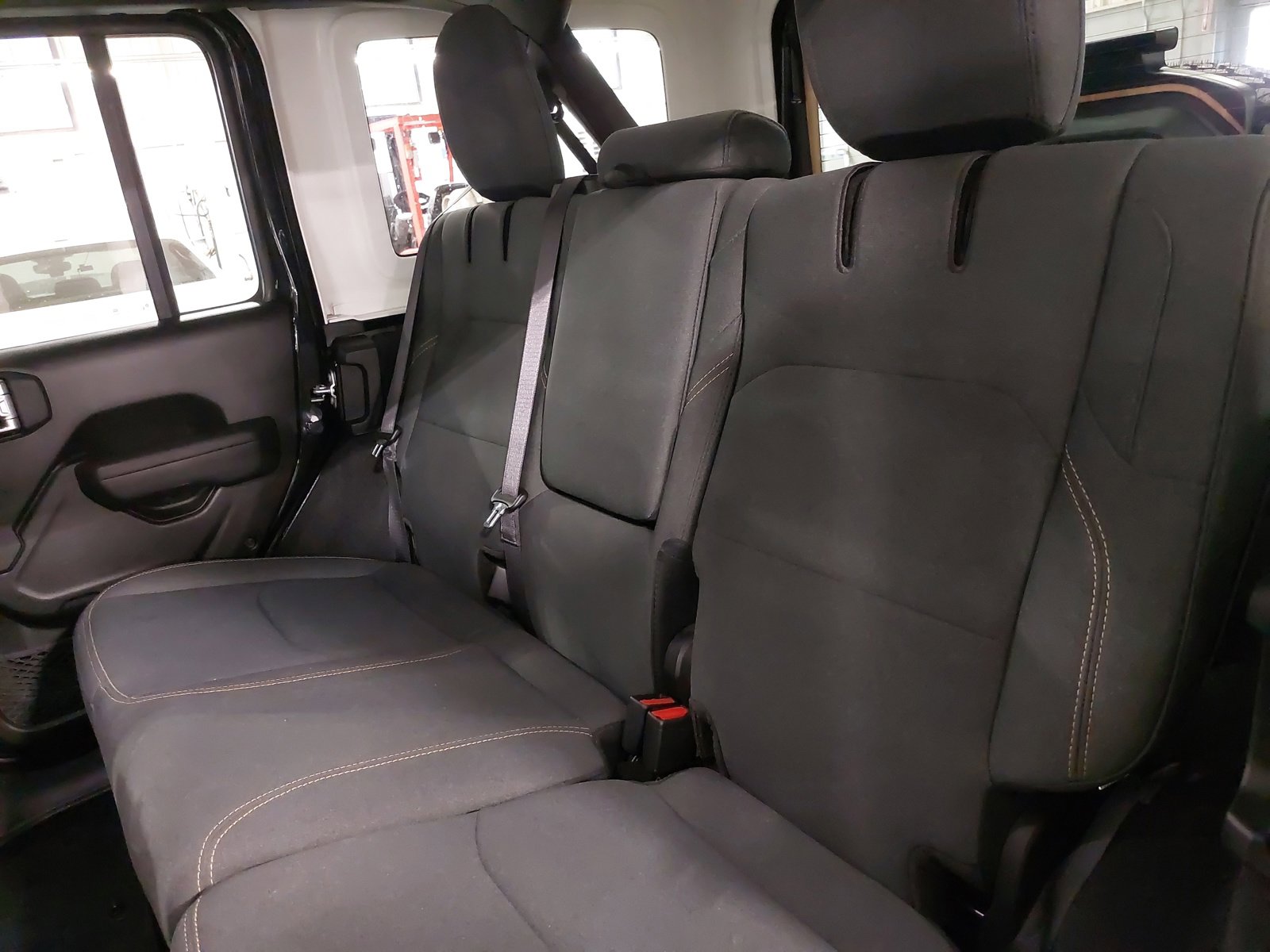 Used 2025 Jeep Wrangler Willys image 14