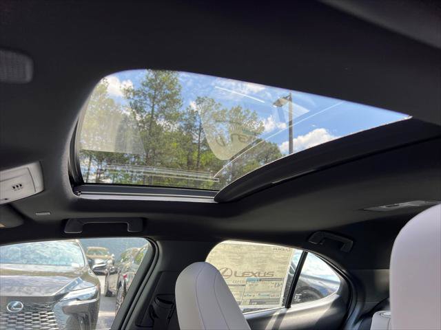Certified 2026 Lexus UX 300h FWD image 26