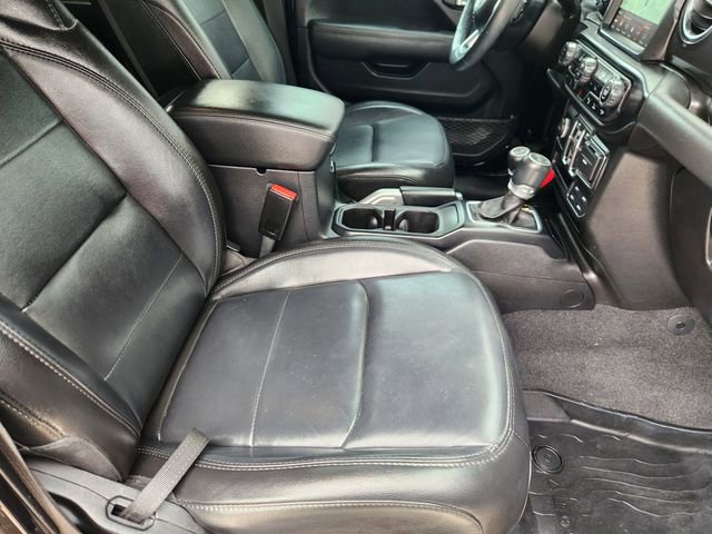 Used 2021 Jeep Wrangler Unlimited Sahara AWD/4WD image 15