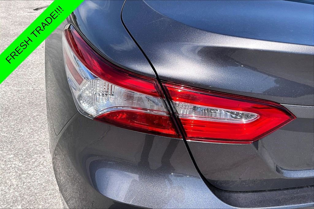 Used 2020 Toyota Camry LE FWD image 23