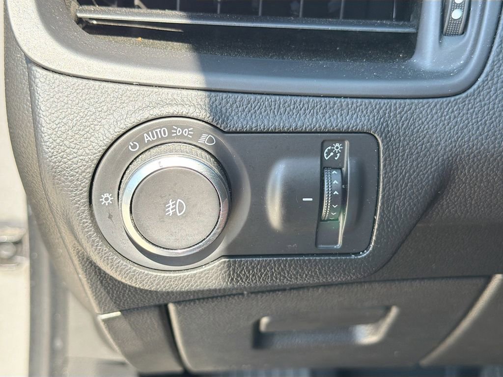 Used 2020 Buick Envision Essence AWD/4WD image 21