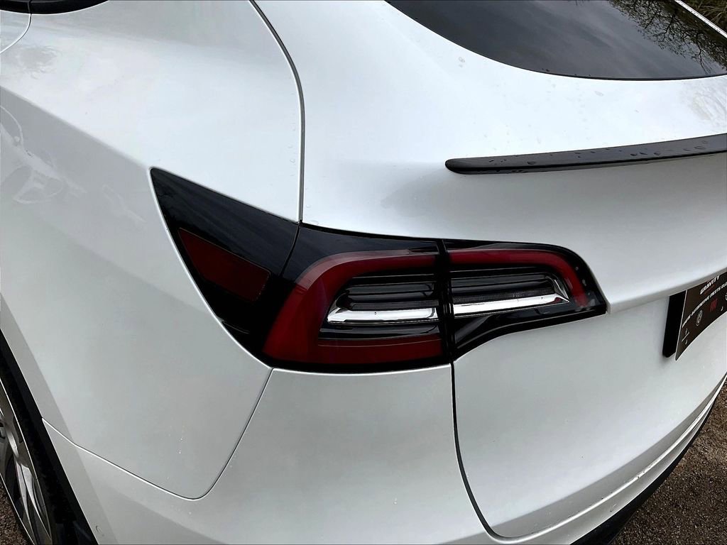 Used 2022 Tesla Model Y Long Range AWD/4WD image 22