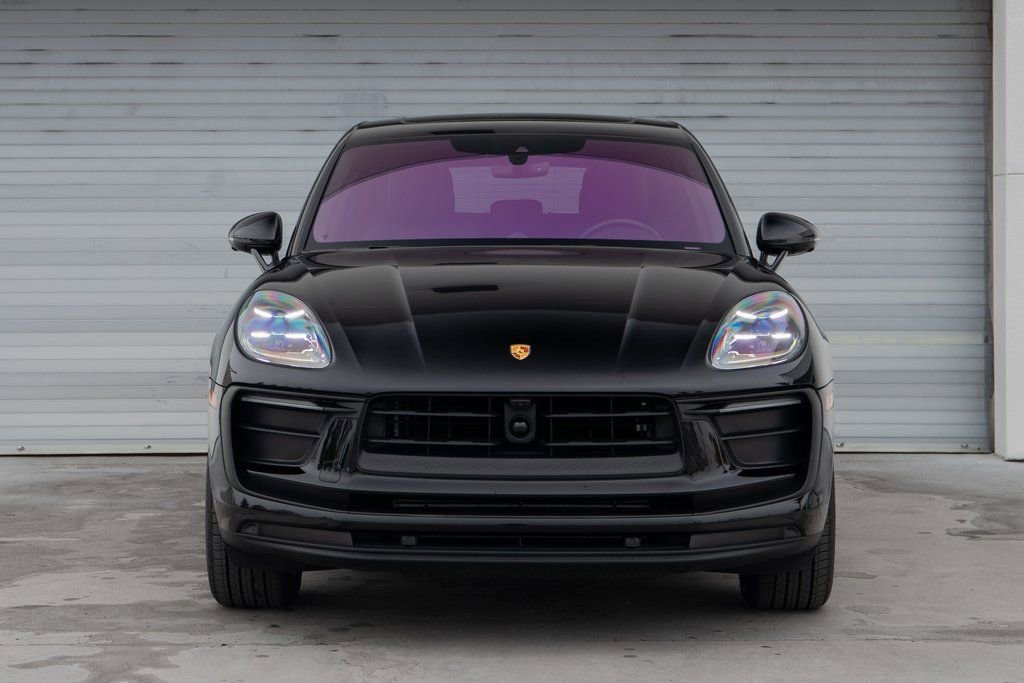 Certified 2025 Porsche Macan image 11