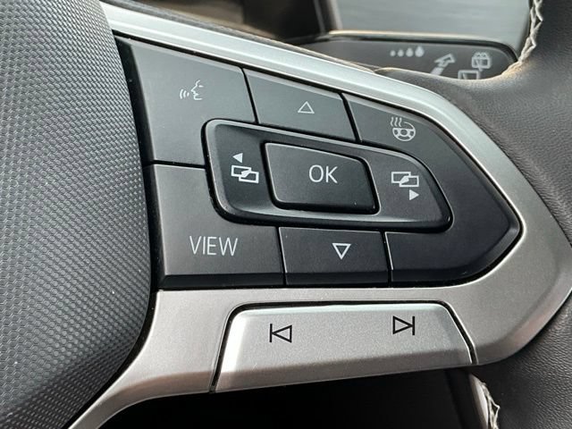 Certified 2024 Volkswagen Atlas Cross Sport SE w/ Panoramic Sunroof Package FWD image 30