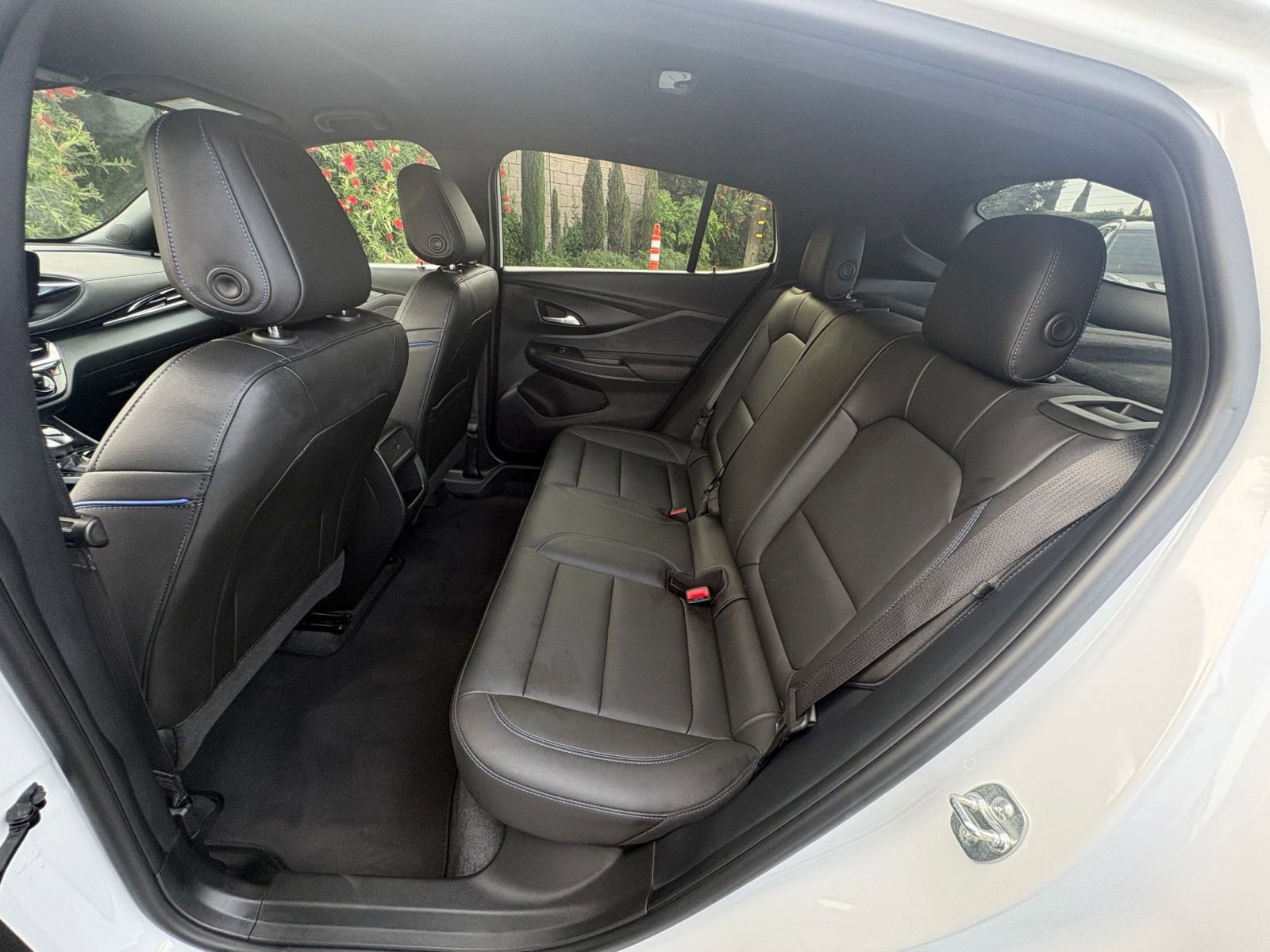 Used 2025 Buick Envista Sport Touring image 24