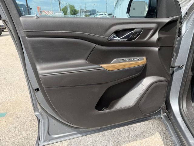 Used 2021 GMC Acadia SLE image 11