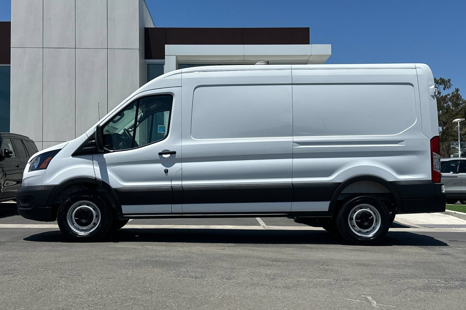 New 2026 Ford Transit 250 148 Medium Roof w/ Load Area Protection Package RWD image 6