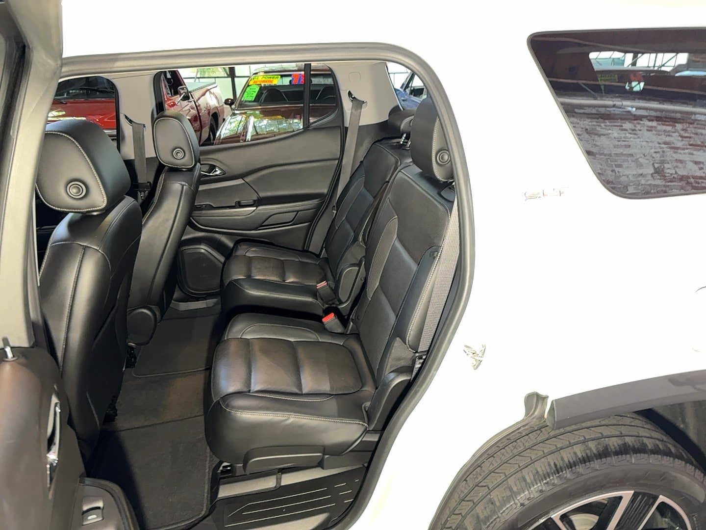 Used 2019 GMC Acadia SLT w/ LPO, Black Accent Package AWD/4WD image 58