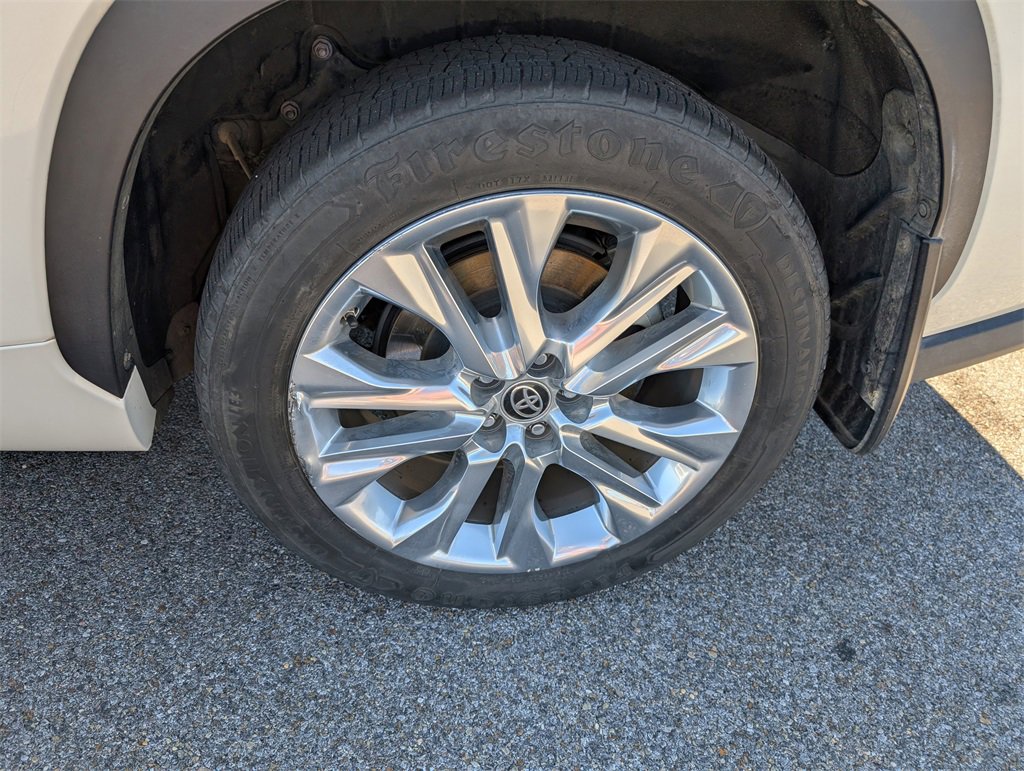 Used 2020 Toyota Highlander Limited image 30