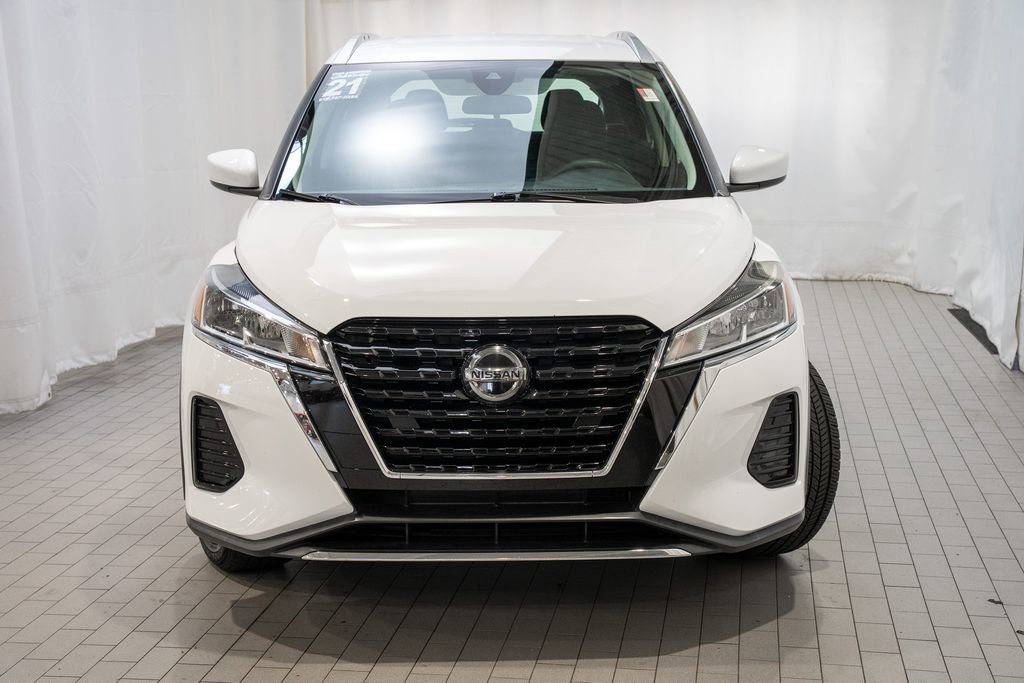 Certified 2021 Nissan Kicks SV image 2