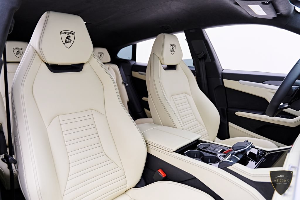 Used 2026 Lamborghini Urus S AWD/4WD image 56
