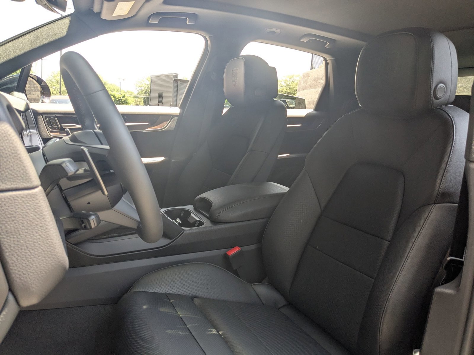 Used 2025 Porsche Cayenne image 5