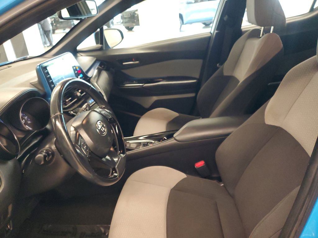 Used 2019 Toyota C-HR XLE image 14