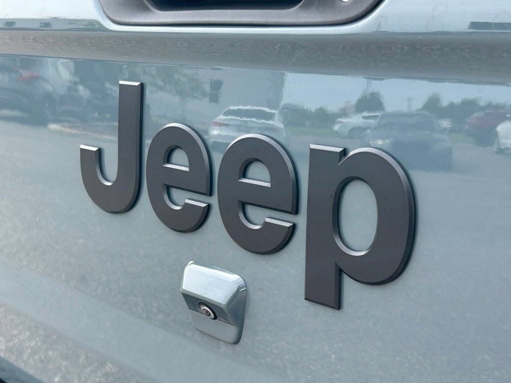 Used 2024 Jeep Gladiator Sport AWD/4WD image 48