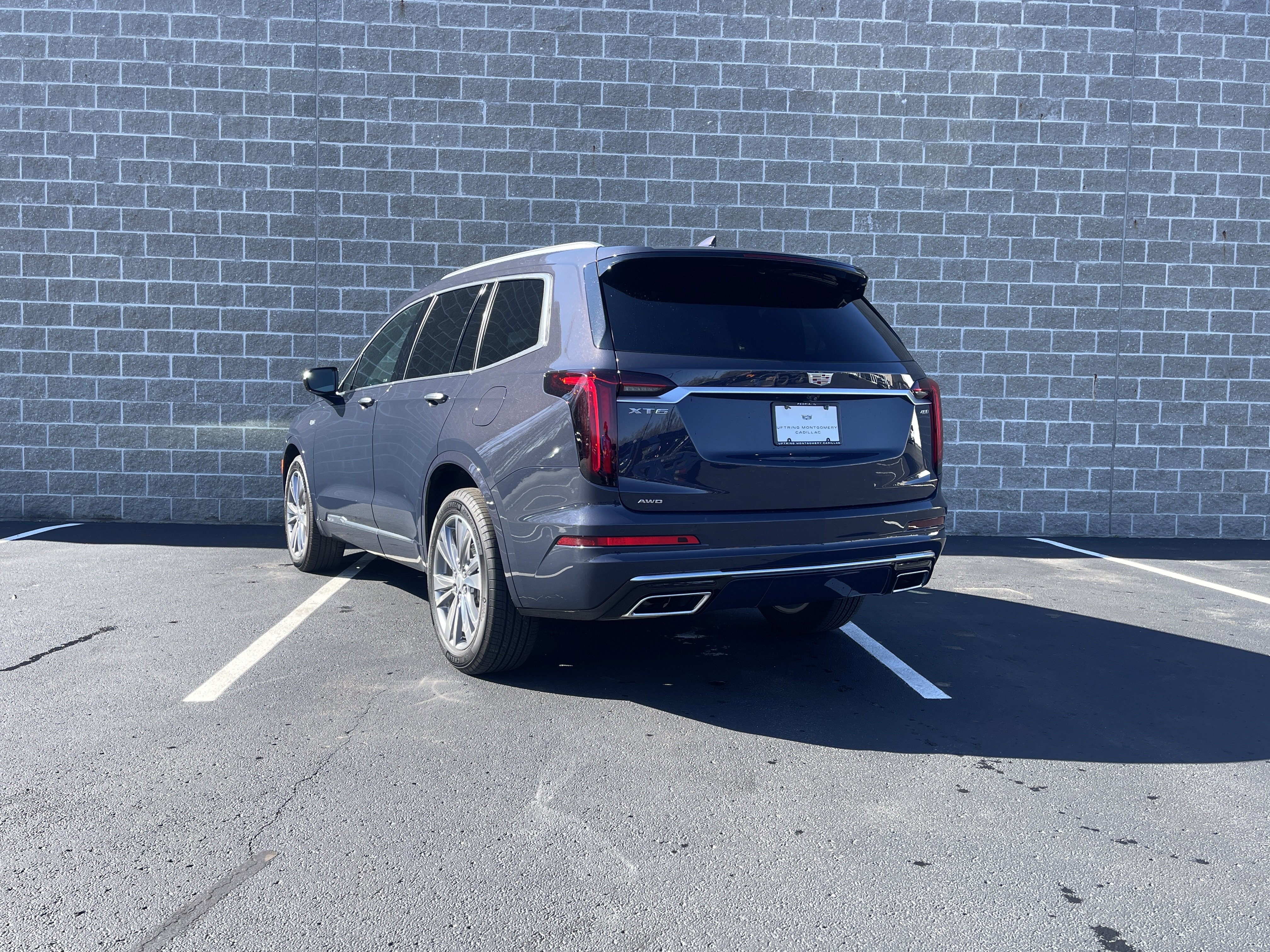 Certified 2025 Cadillac XT6 Premium Luxury image 3