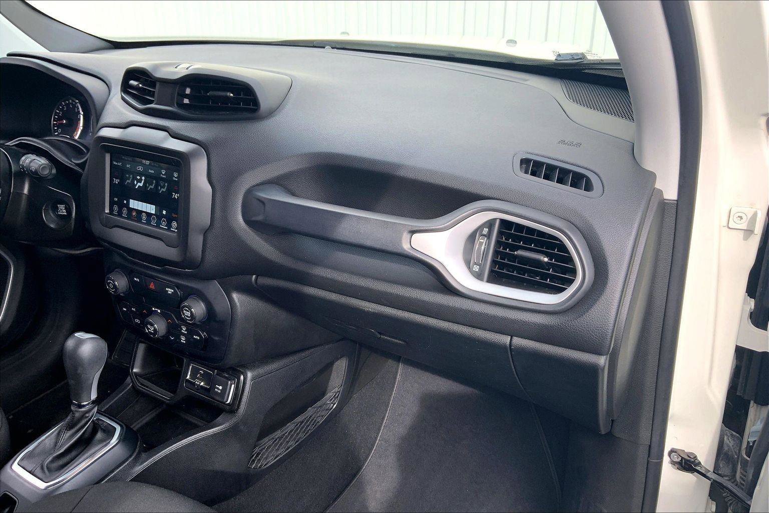 Used 2020 Jeep Renegade Latitude image 15