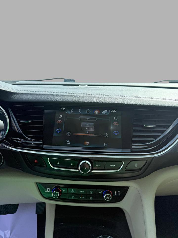 Used 2018 Buick Regal Essence w/ Driver Confidence Package #1 image 22