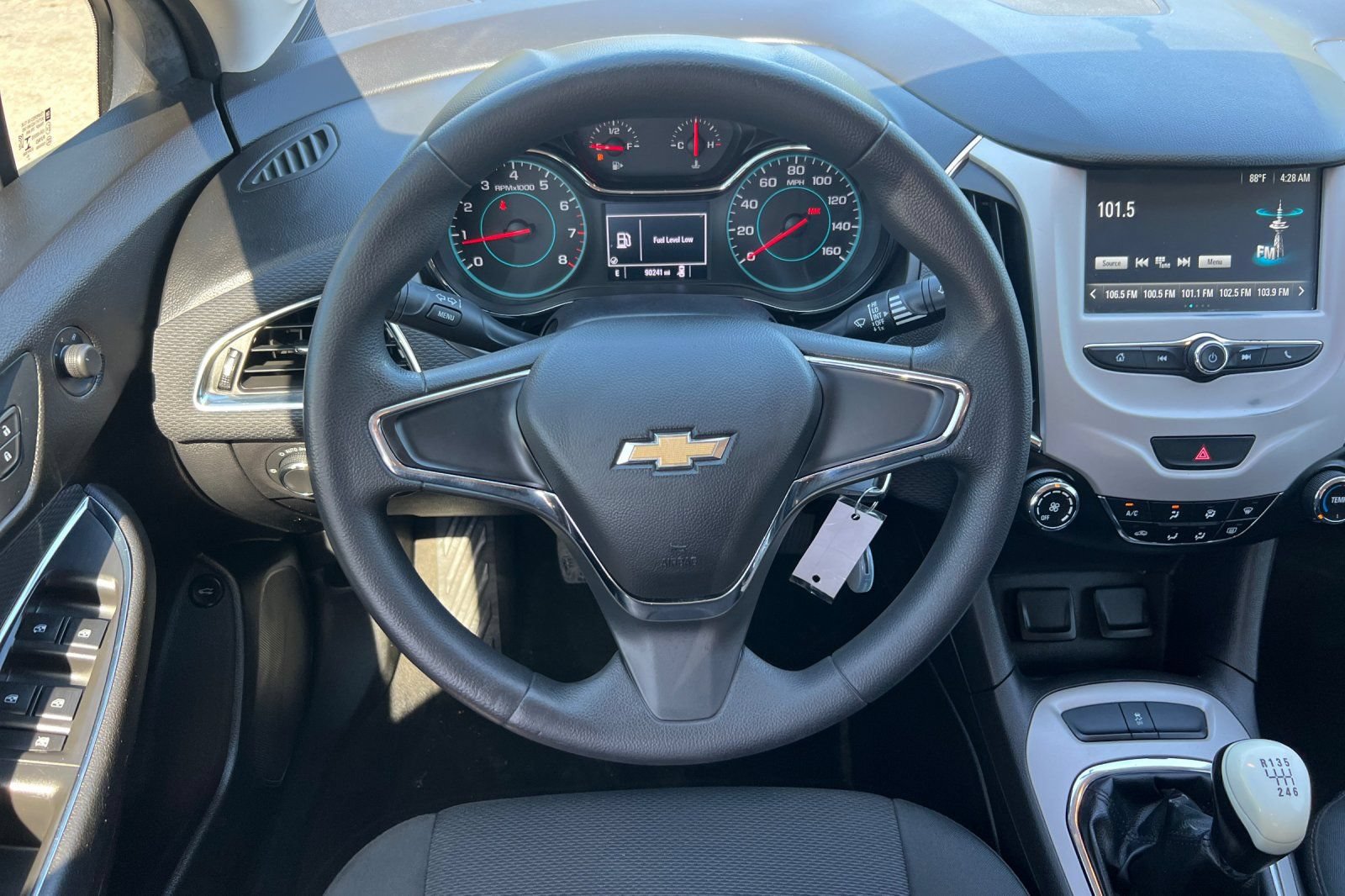 Used 2017 Chevrolet Cruze LS FWD image 15
