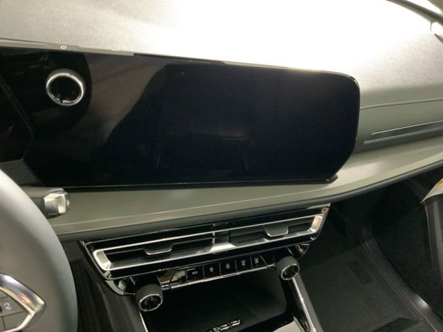 New 2026 Chevrolet Traverse LT w/ Driver Confidence Package image 19