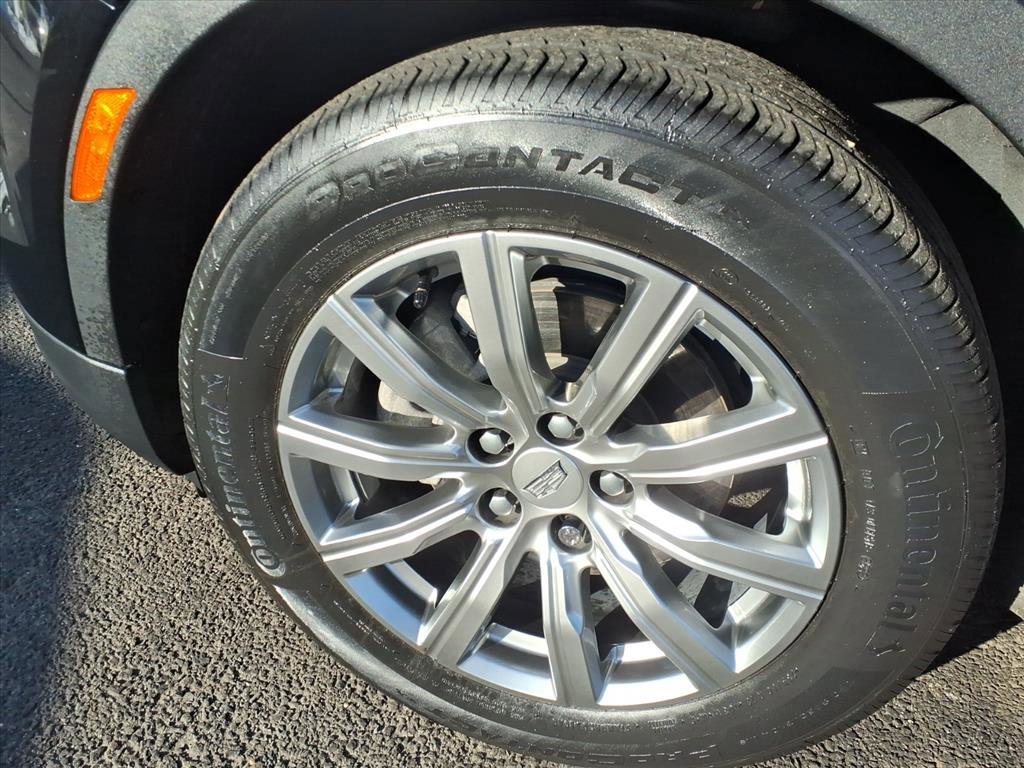 Certified 2023 Cadillac XT4 Premium Luxury w/ Cold Weather Package image 9