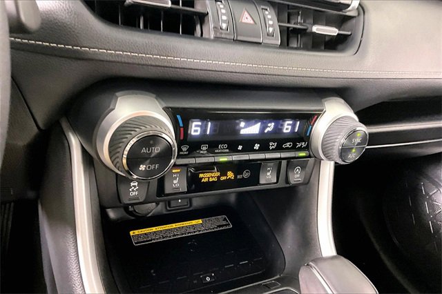 Used 2021 Toyota RAV4 XLE Premium image 15