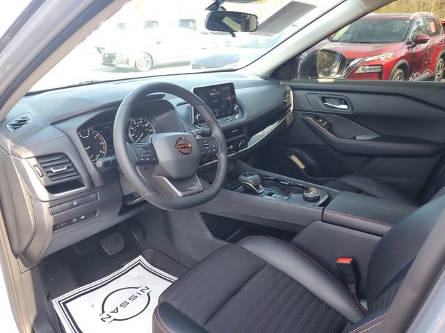 Certified 2025 Nissan Rogue SV image 13