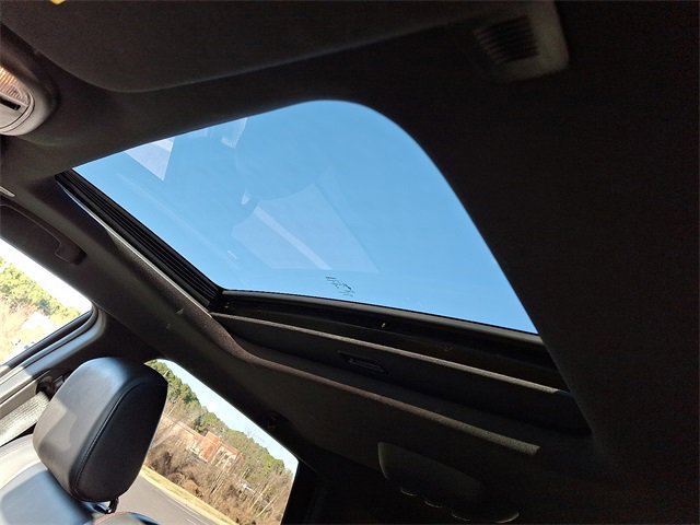 Used 2024 Dodge Durango GT image 11