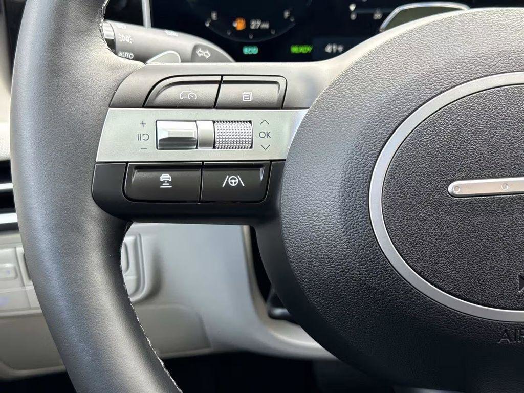 New 2026 Hyundai Tucson Limited image 11