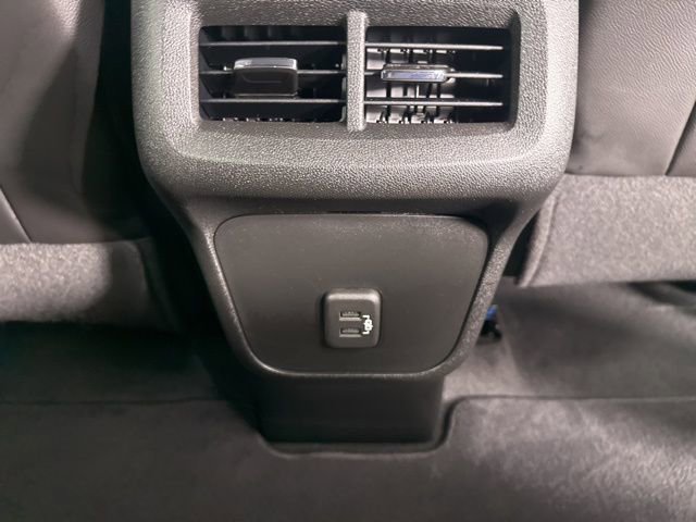 Used 2020 Chevrolet Equinox LT w/ Sport Edition image 24