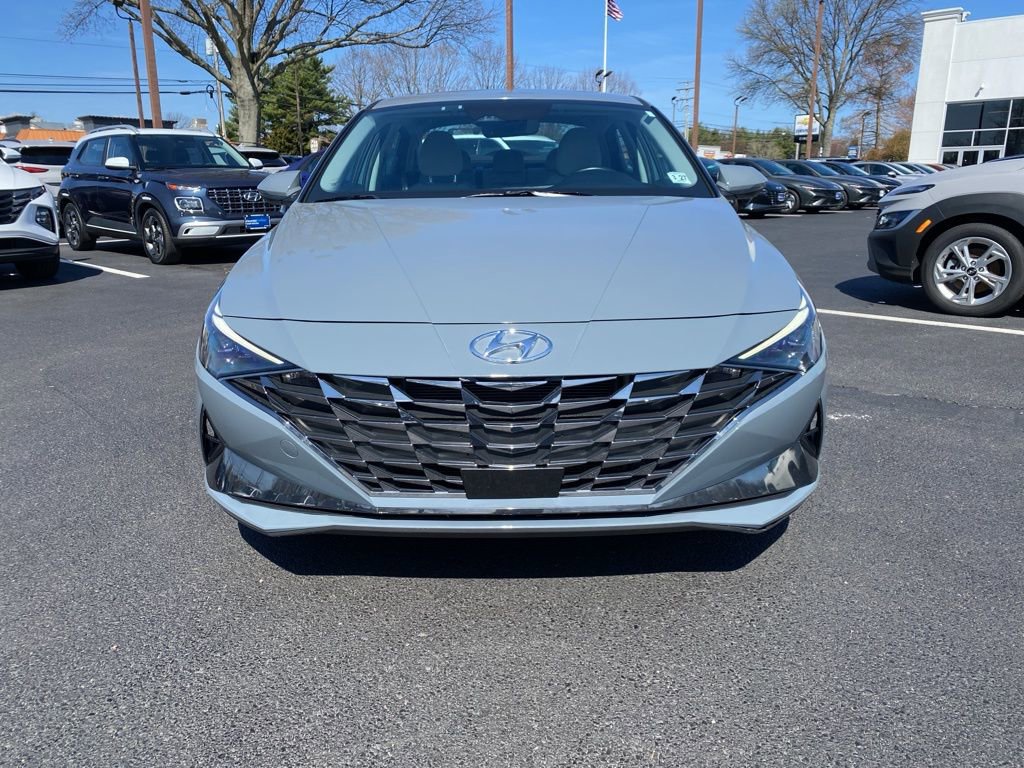 Certified 2022 Hyundai Elantra Limited w/ Cargo Package image 3