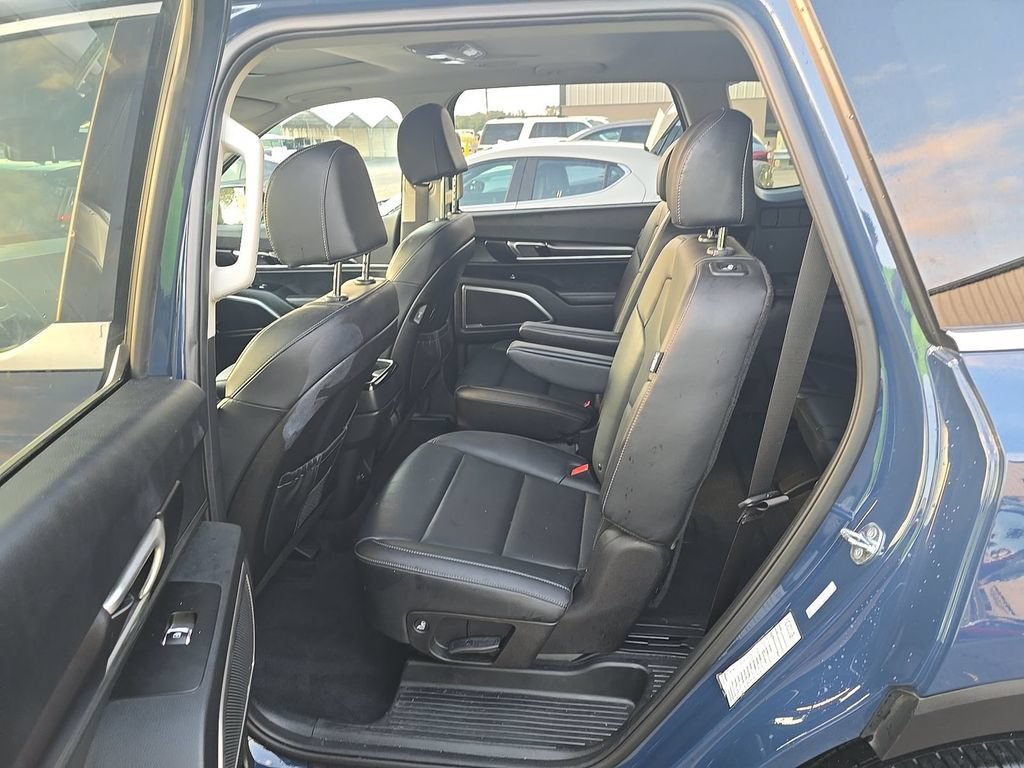 Used 2025 Kia Telluride S FWD image 13